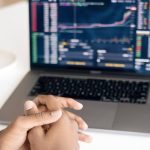 Mengenal Insider Trading Dan Mengapa Itu Ilegal Menjaga Integritas Pasar Keuangan