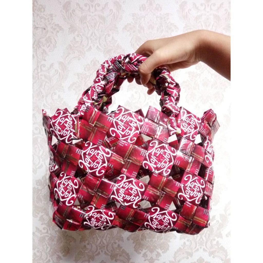 Menjelajahi Dunia Dengan Hati Nurani Review Tas Traveling Dari Bahan Daur Ulang Yang Menginspirasi Petualangan Anda